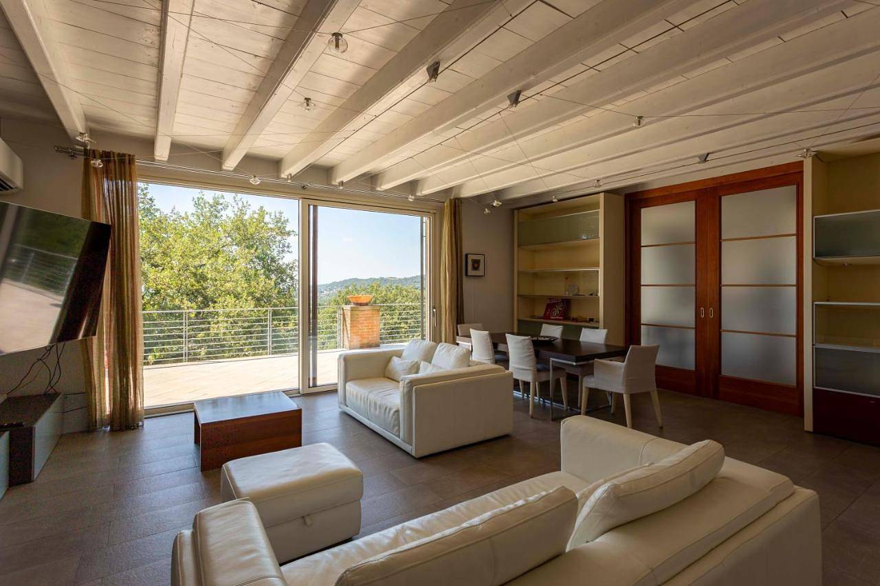 Sunset Serenity Villa in Padenghe sul Garda, Prealpi Gardesane