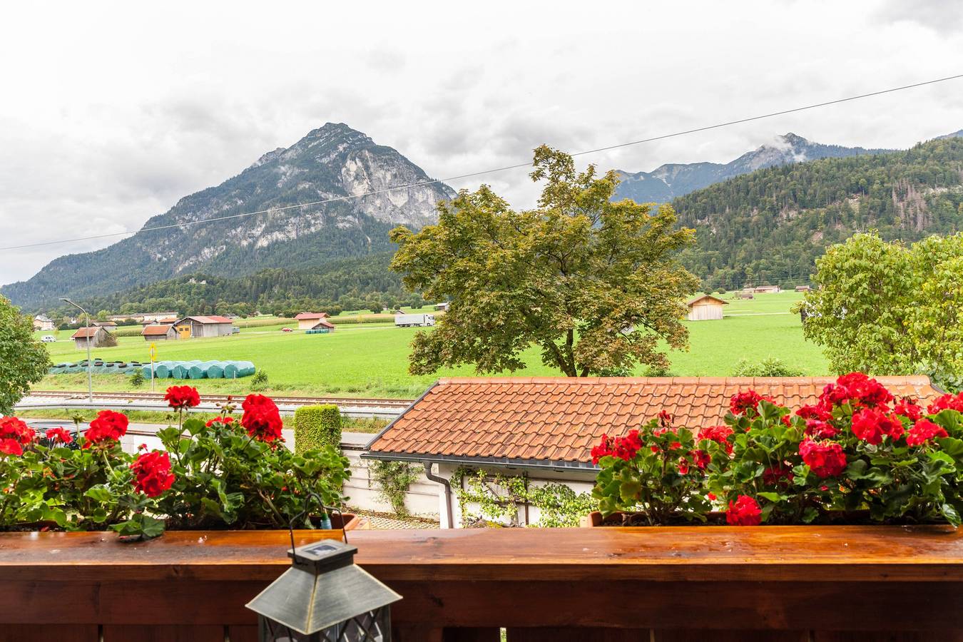 Entire apartment, Apartment 'Ferienwohnung Reschberg' with Mountain View, Balcony and Wi-Fi in Farchant, Bavarian Alps