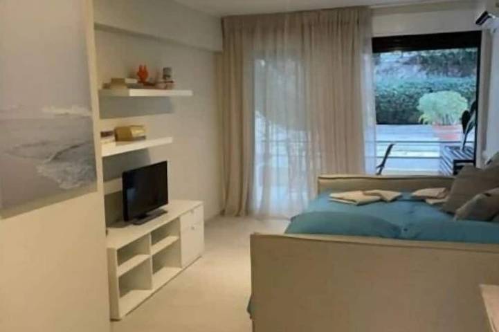 Ganze Wohnung, Sophias Studio in Saronida, Regionalbezirk Ostattika