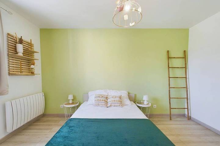 Villa spacieuse - Fünf Schlafzimmer Villa, Schläft 12 in Thoury-Férottes, Seine-et-Marne