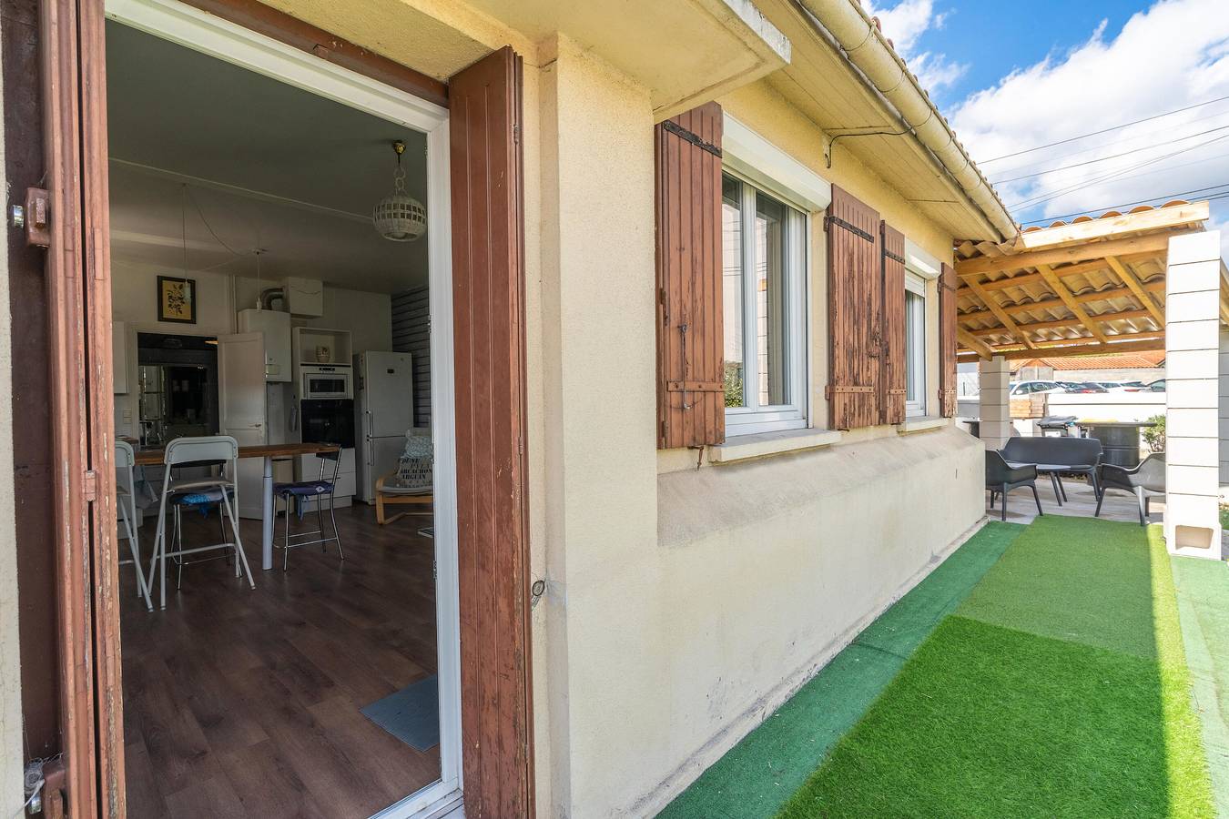 Holiday Home 'Maison' with Private Terrace, Private Garden and Wi-Fi in Royan, Côte de Beauté