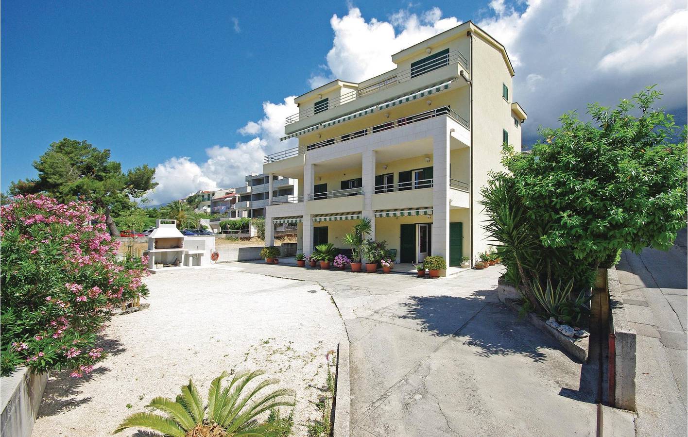 Appartement de vacances entier, Appartement ensoleillé avec vue sur la mer à Makarska - À 400 m du bord de mer ! in Makarska, Makarska riviera