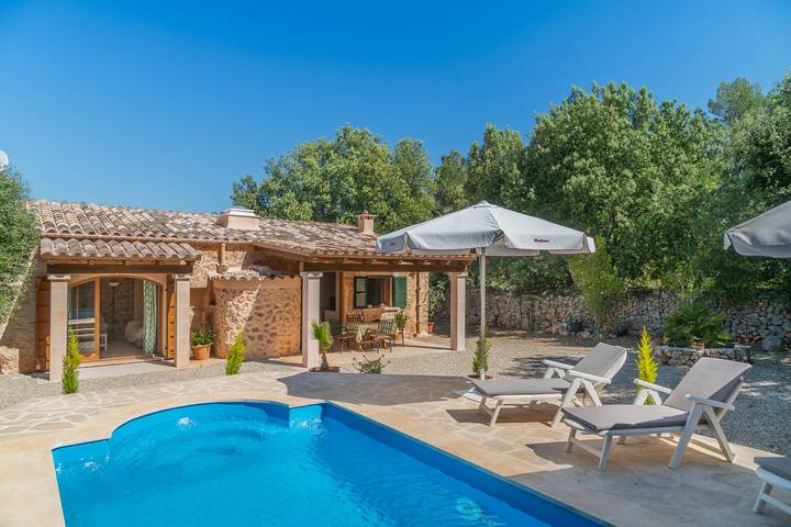 Ferienhaus für 4 Personen, mit Terrasse und Garten in Lloret de Vistalegre