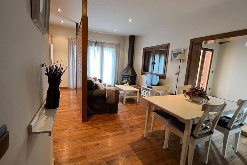 Apartamento entero, Fantástico apartamento con vistas a Llivia in Llivia, Parque Natural Regional de los Pirineos Catalanes
