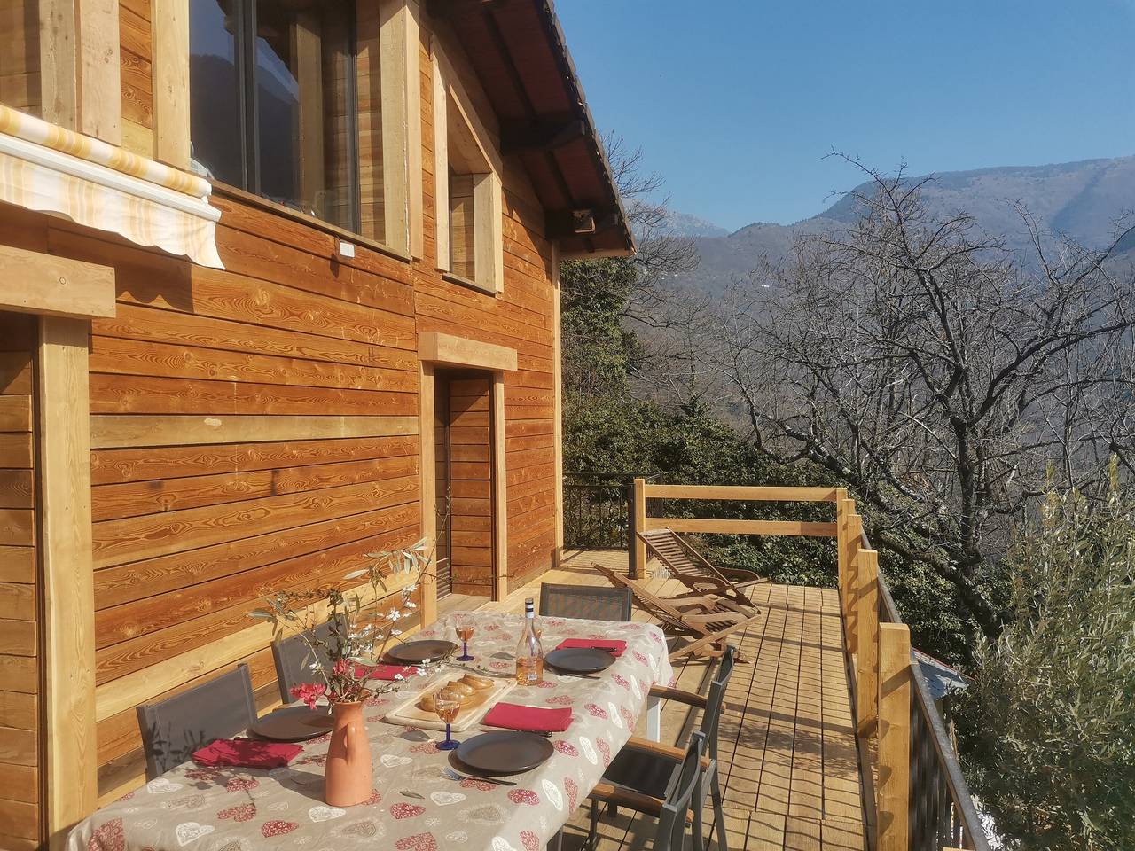 Appartement entier, Appartement 'Les Grillons' avec vue sur les montagnes, jardin partagé et Wi-Fi in Belvédère, Région de Nice