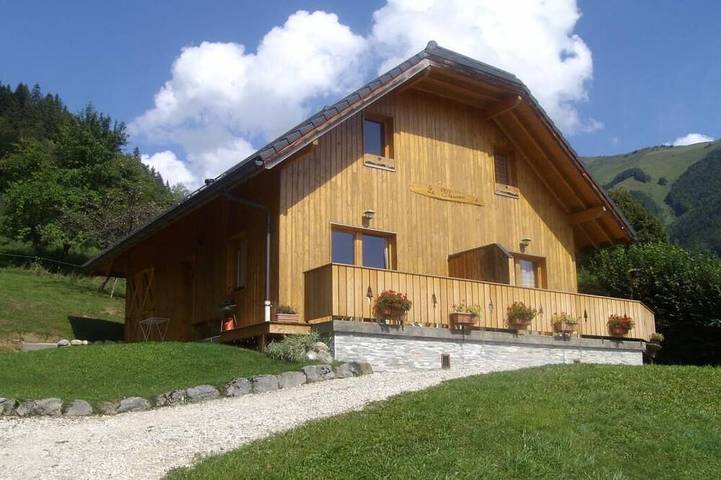 Location de vacances pour 6 personnes, avec balcon à Jarsy