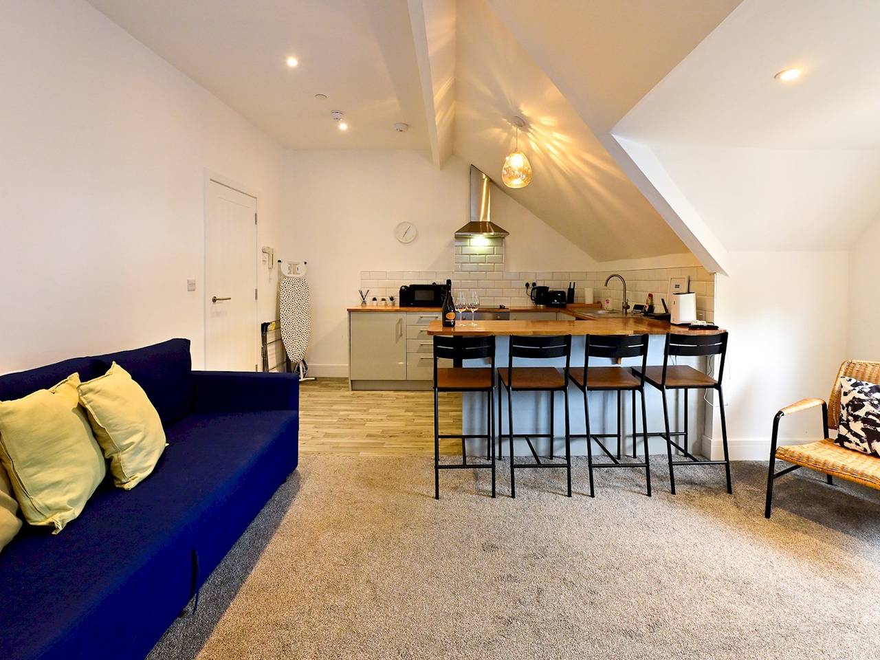 Entire apartment, Roath - Modern Flat Near City Centre W/Parking | Pass the Keys in Cardiff, Cardiff region