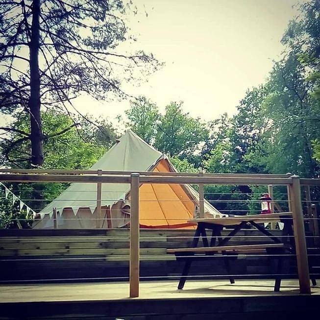 Location de vacances pour 2 personnes, avec jardin ainsi que terrasse et vue, animaux acceptés à Condat-sur-Ganaveix - 2