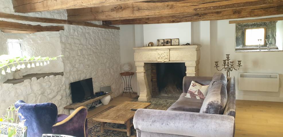 Gîte pour 6 personnes, animaux acceptés à La Tour-d'Auvergne - 2