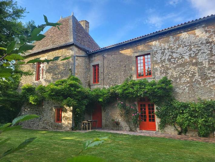 Location de vacances pour 2 personnes, avec Terrasse ainsi que Jardin et Vue à Marnay