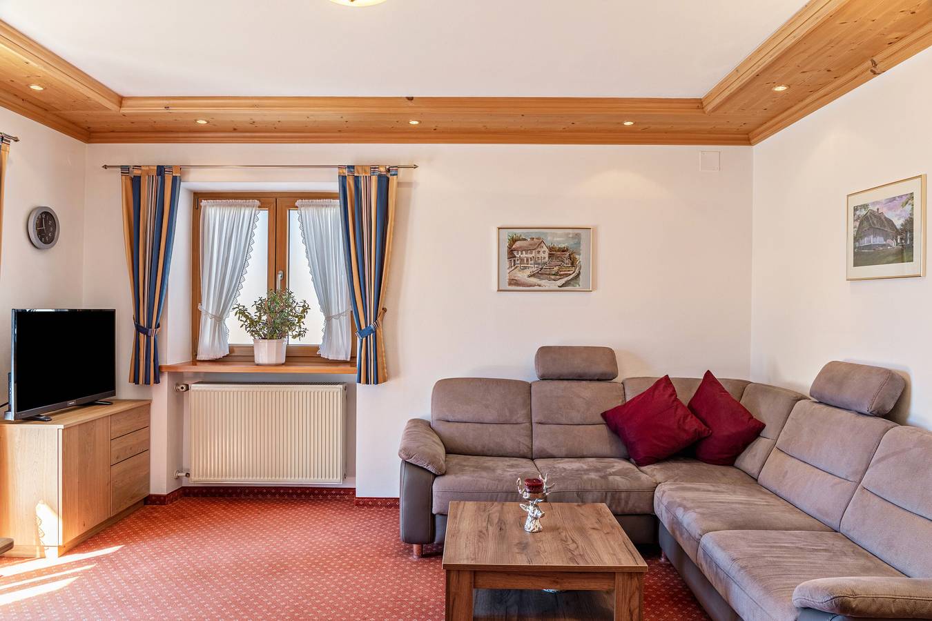 Entire apartment, Holiday Apartment 'Alpenblick Tilly - Eibsee' with Mountain View, Shared Terrace and Wi-Fi in Krün, Bavarian Alps