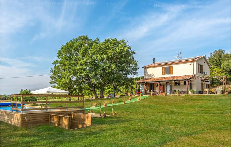 Agriturismo per 8 persone, con piscina e terrazza in Monterotondo Marittimo