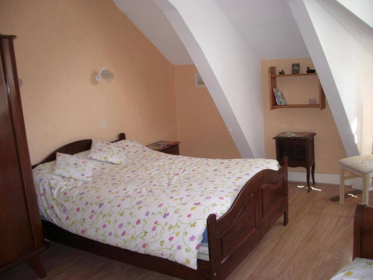 Double Room in Plaimpied-Givaudins, Région de Bourges