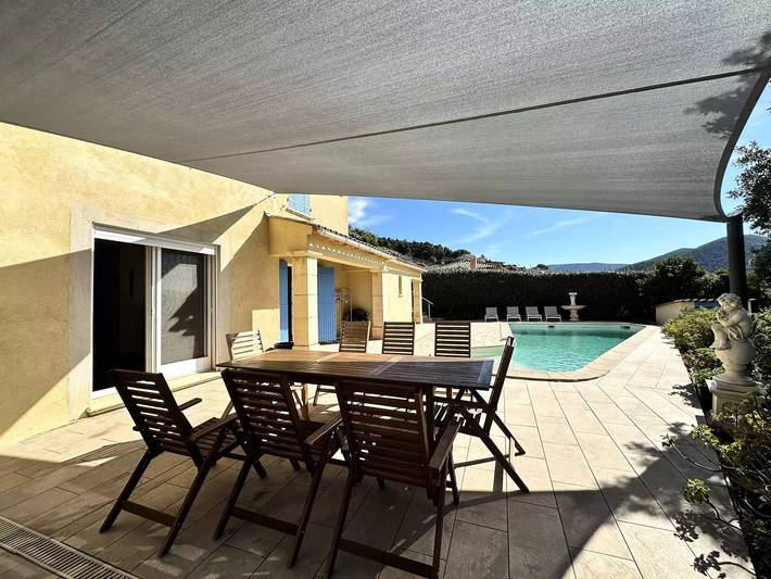 Villa pour 8 personnes, avec vue ainsi que terrasse et piscine à La Londe-les-Maures - 3