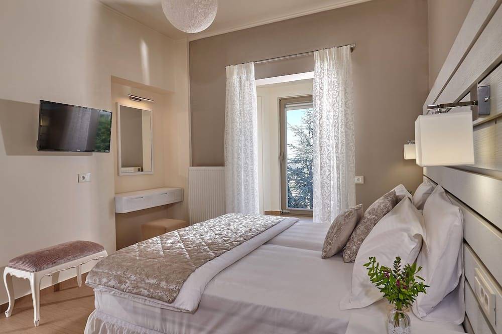 Villa Evergreen | private pool , beautiful garden , Right in the middle of Crete in Iraklio-Heraklio region