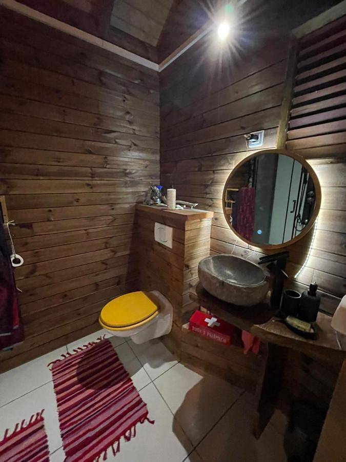 Maison d’hôte pour 4 personnes, avec vue ainsi que terrasse et jardin à Bouillante - 2