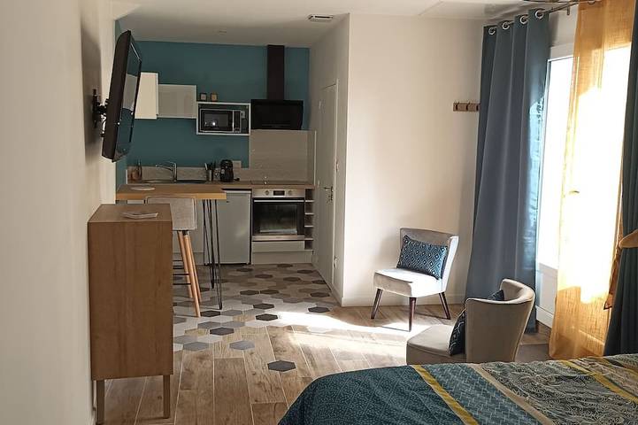 Location de vacances pour 3 personnes, avec jardin, animaux acceptés à Saint-Clément-des-Levées