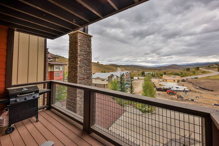 Vacation rental for 9 people, with balcony and pool as well as hot tub in Granby