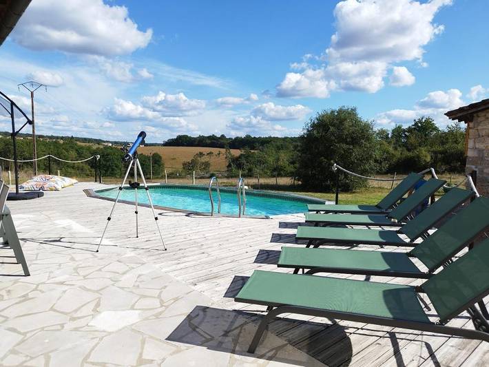 Location de vacances pour 11 personnes, avec Terrasse ainsi que Jardin et Piscine à Marthon