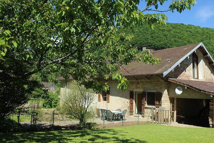 Gîte pour 5 personnes, avec vue ainsi que terrasse et jardin - 1