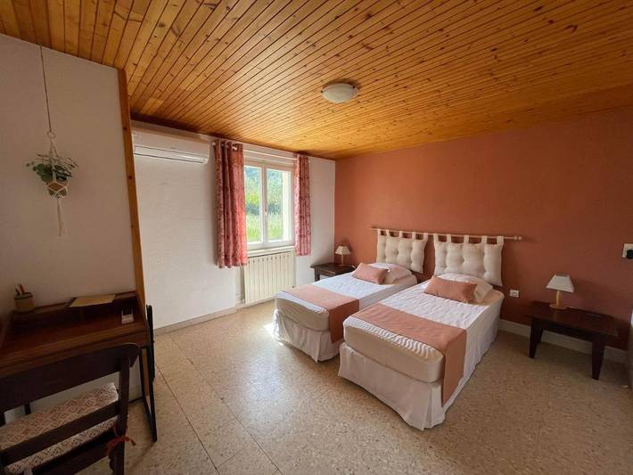 Location de vacances pour 2 personnes, avec terrasse ainsi que jardin et vue à Mirabel-aux-Baronnies - 4