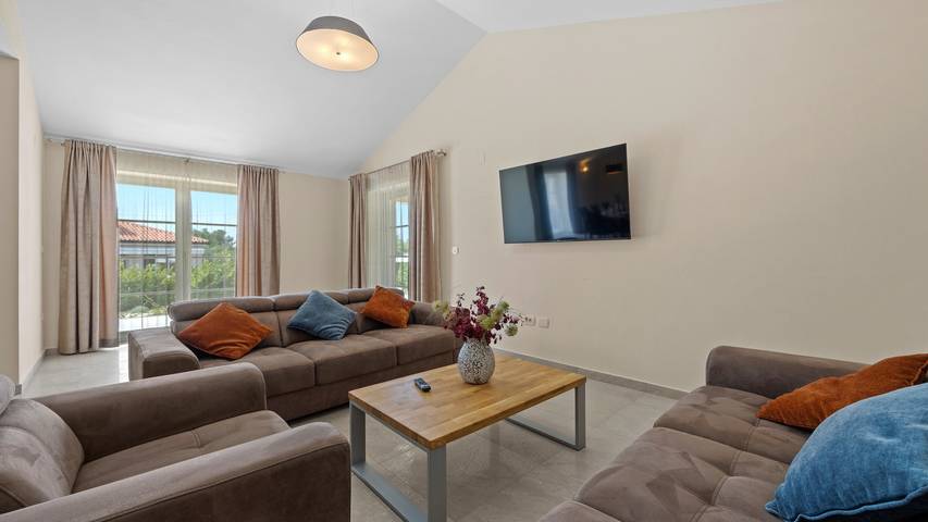 Villa für 8 Personen, mit Terrasse und Garten in Umag - 4