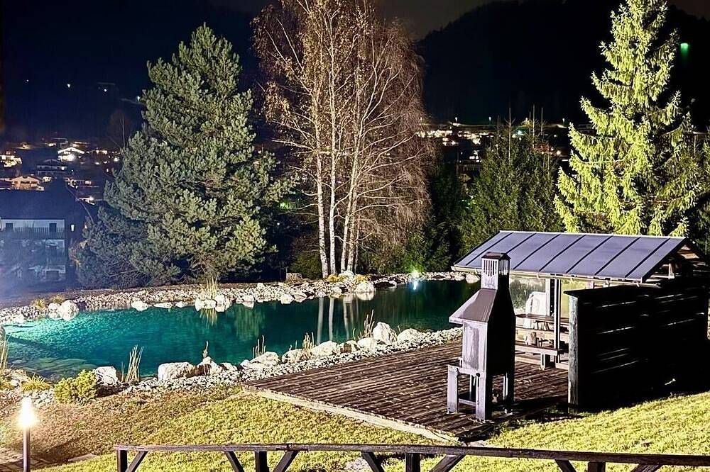 Relaxation in Mountain Chalet, large garden, pond, private fenced dog area in Pieve di Cadore, Dolomites de l'Est