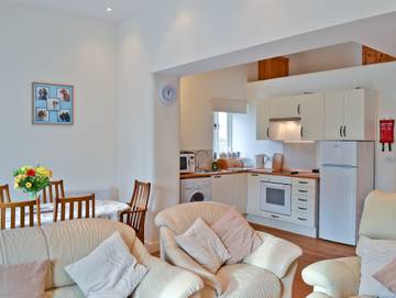 Holiday Rental for 6 People in West Pennard, Somerset, Photo 2