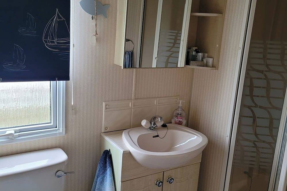 4 Berth Holiday Caravan  with stunning sea views 5☆rated with elevated deck in Gimingham, Norfolk Coast
