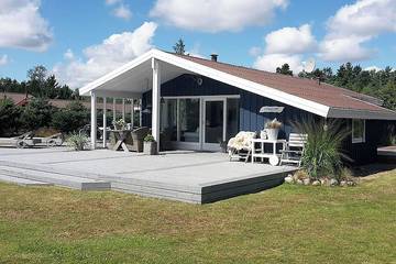Ferienhaus für 6 Personen, mit Terrasse und Garten in Bratten
