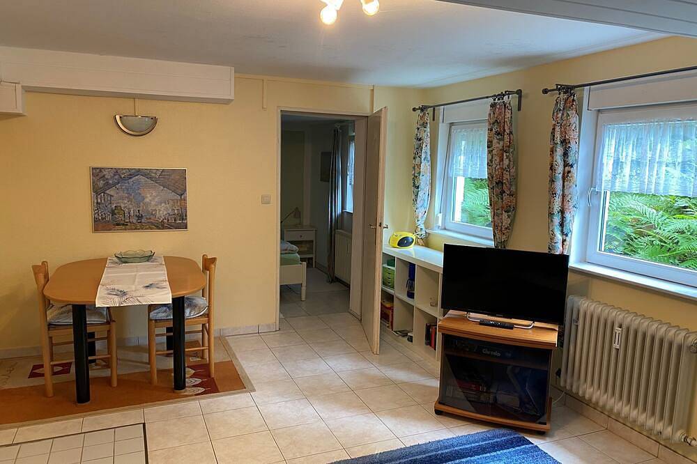 Ganze Wohnung, Gemütliche Ferienwohnung bei Karlsruhe; sehr ruhig; S-Bahn; Wlan; Sat in Waldbronn, Nordschwarzwald