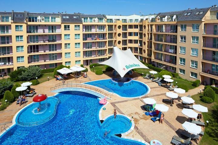 Apartahotel para 6 personas, con Balcón y Terraza además de Jardín y Piscina en Bulgaria