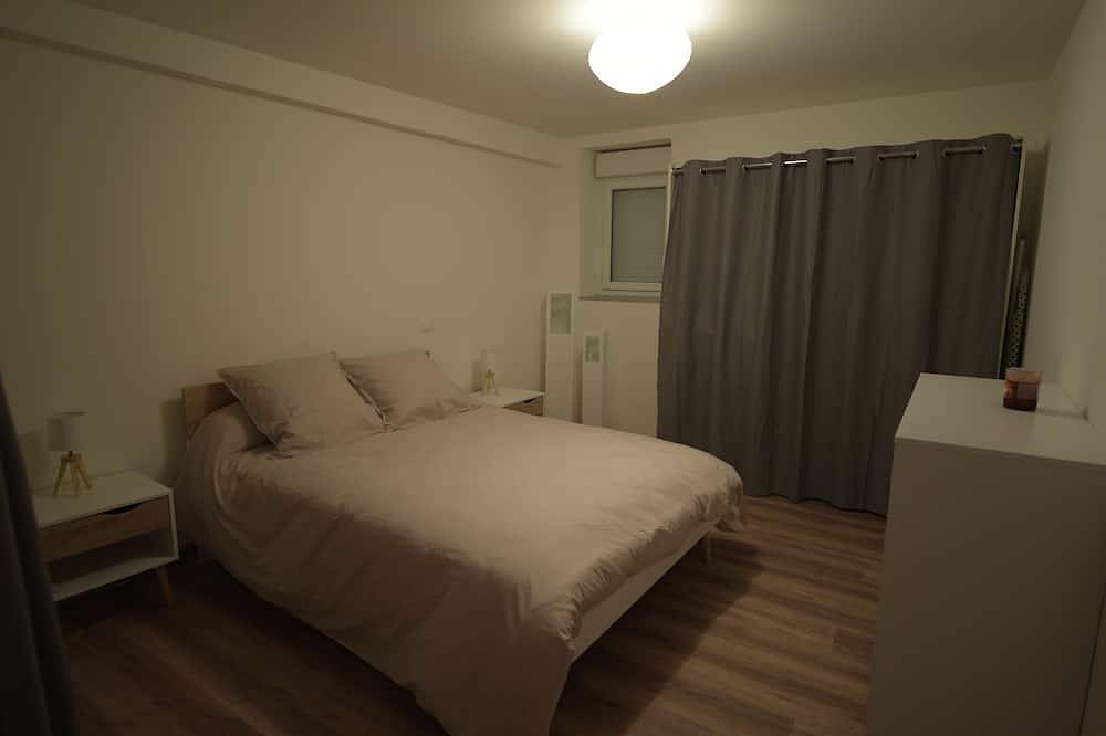 Appartement entier, Appartement Cosy plein centre - espaces extérieurs privés (Cour et Patio) in Auxerre, Région d'Auxerre