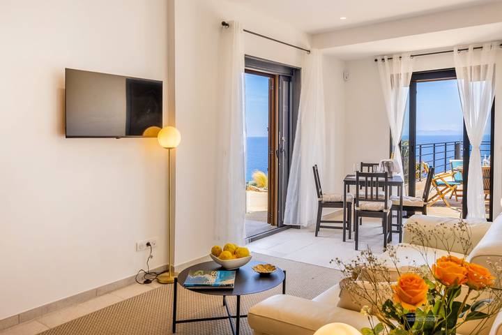 Entire apartment, Casa A Vista- Appartement cosy avec terrasse vue mer à Sisco in Sisco, Cap Corse