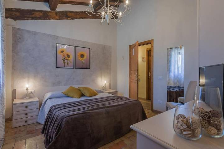 Casale Andrea 16 - Sept Chambres Villa, Couchages 16 in Spoleto, Province de Pérouse