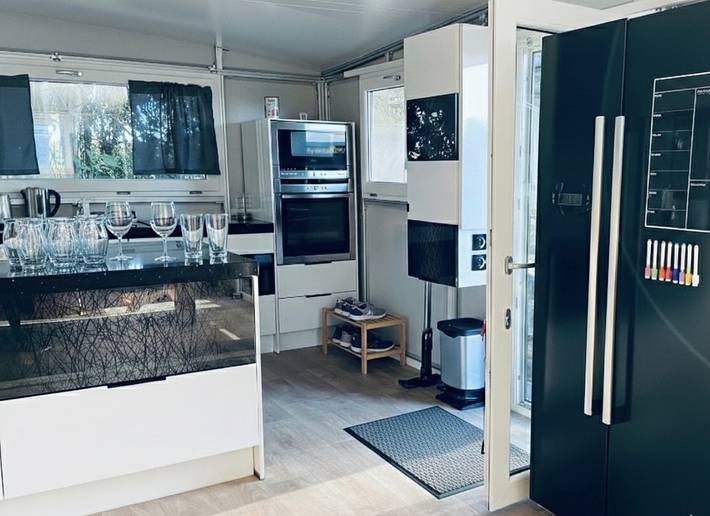 Wohnwagen für 5 Personen, mit Balkon und Terrasse sowie Garten in Lensterstrand - 3