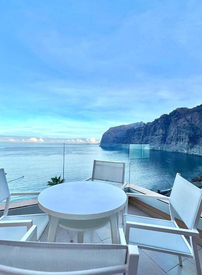 Ferienwohnung für 4 Personen, mit Terrasse und Ausblick sowie Pool - 1