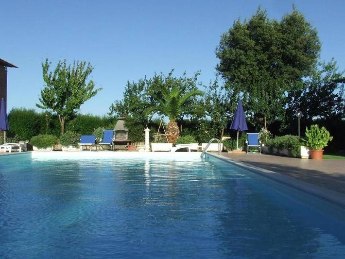 Agriturismo per 3 persone, con giardino e piscina nonché panorama in Campagnatico