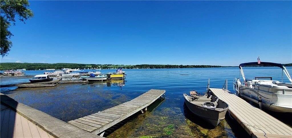 Lakefront Cottage with Stunning Views. Boat available to rent with cottage! in Wyoming County