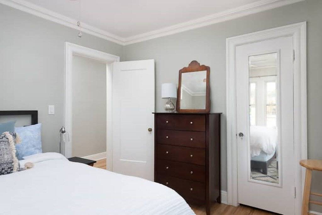 Historic Home in the Heart of the City on Street Car Line in Kansas City, Missouri