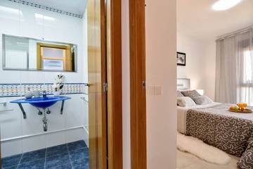 Apartment for 5 People in Mar Azul Torrevieja, Torrevieja, Photo 4