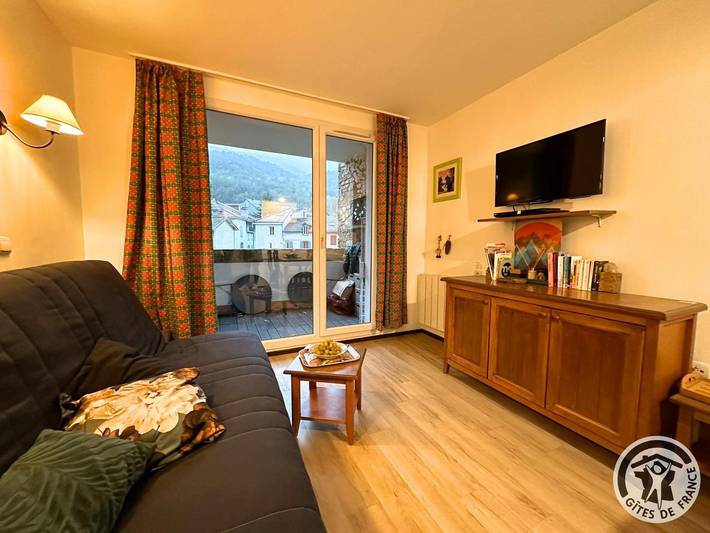 Gîte pour 2 personnes, avec piscine et terrasse