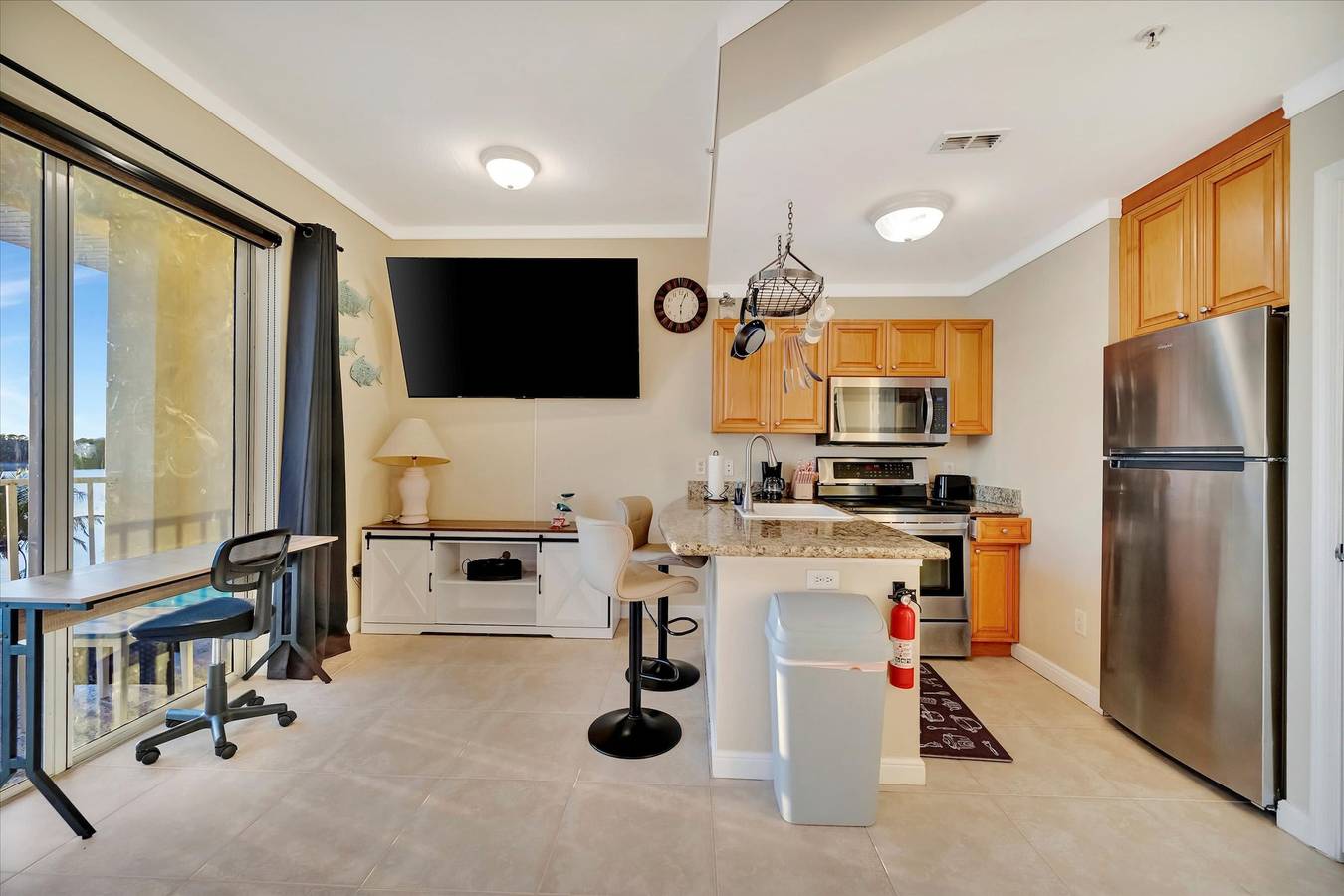 Apartamento entero, Sunsets Waterview Balcony Queen Bed Heated Pool in Seminole, Pinellas County