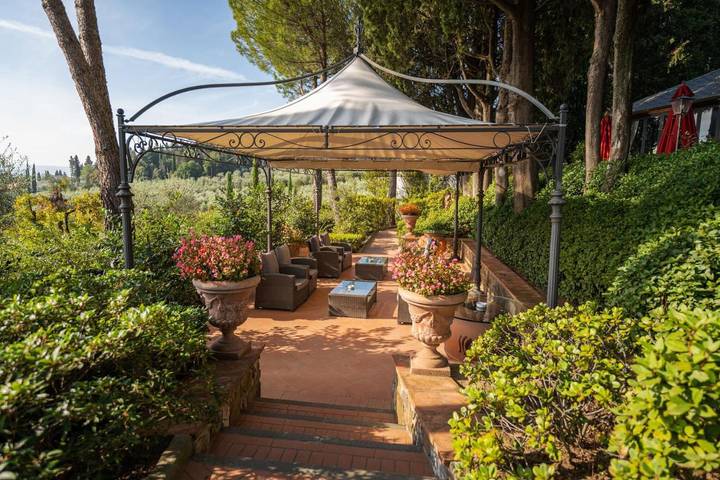 Location de vacances pour 2 personnes, avec jardin et piscine ainsi que terrasse et jacuzzi, animaux acceptés à Impruneta - 4