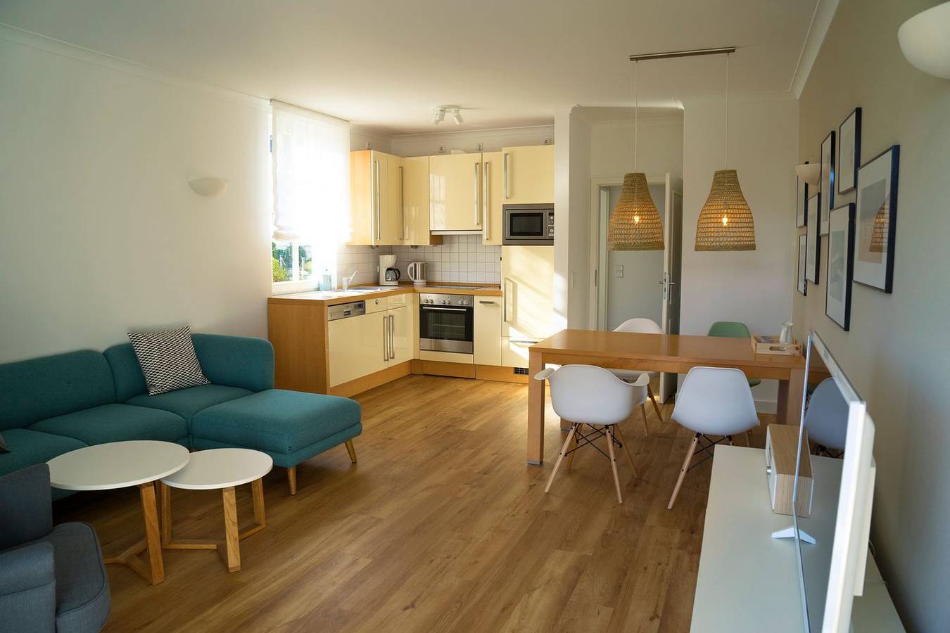 Ganze Wohnung, Hübsche Ferienwohnung an der Ostsee mit zwei Terrassen und Blick bis zum Meer in Ostseebad Kühlungsborn, Kühlungsborn