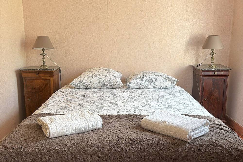 Space and nature near Sisteron in Bevons, Forcalquier und Umgebung