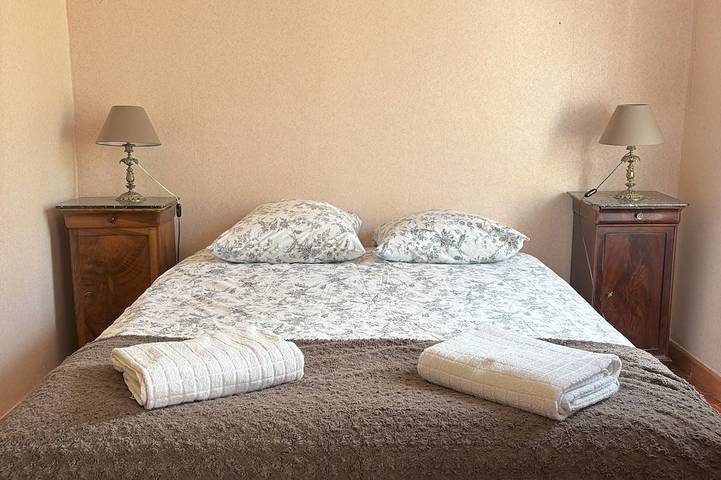 Location de vacances pour 5 personnes, avec piscine et jardin à Bevons - 2