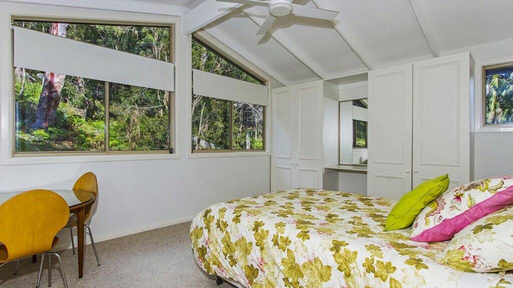 The Deck @ Pearlie by Holidayco. in Pearl Beach, New South Wales