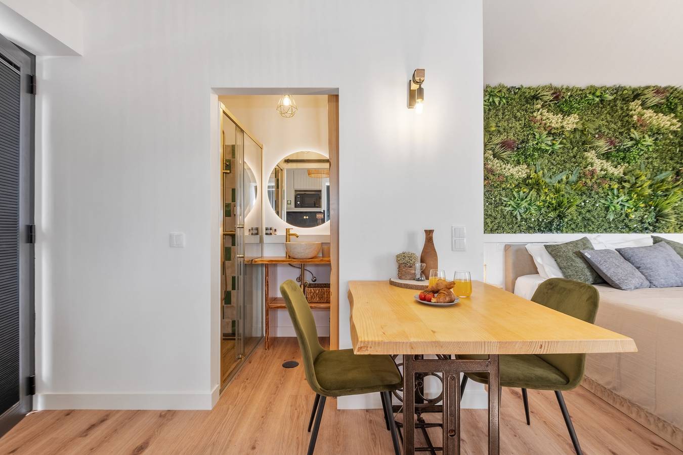 Ganzes Studio, Studio-Apartment 'Ocean View Rock House 2' mit Balkon und Wlan in Caniço, Madeira