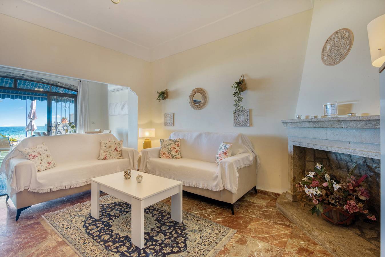 Entire apartment, Apartment 'Casa Blanca' with Sea Views and Wi-Fi in Benidorm, Costa Blanca